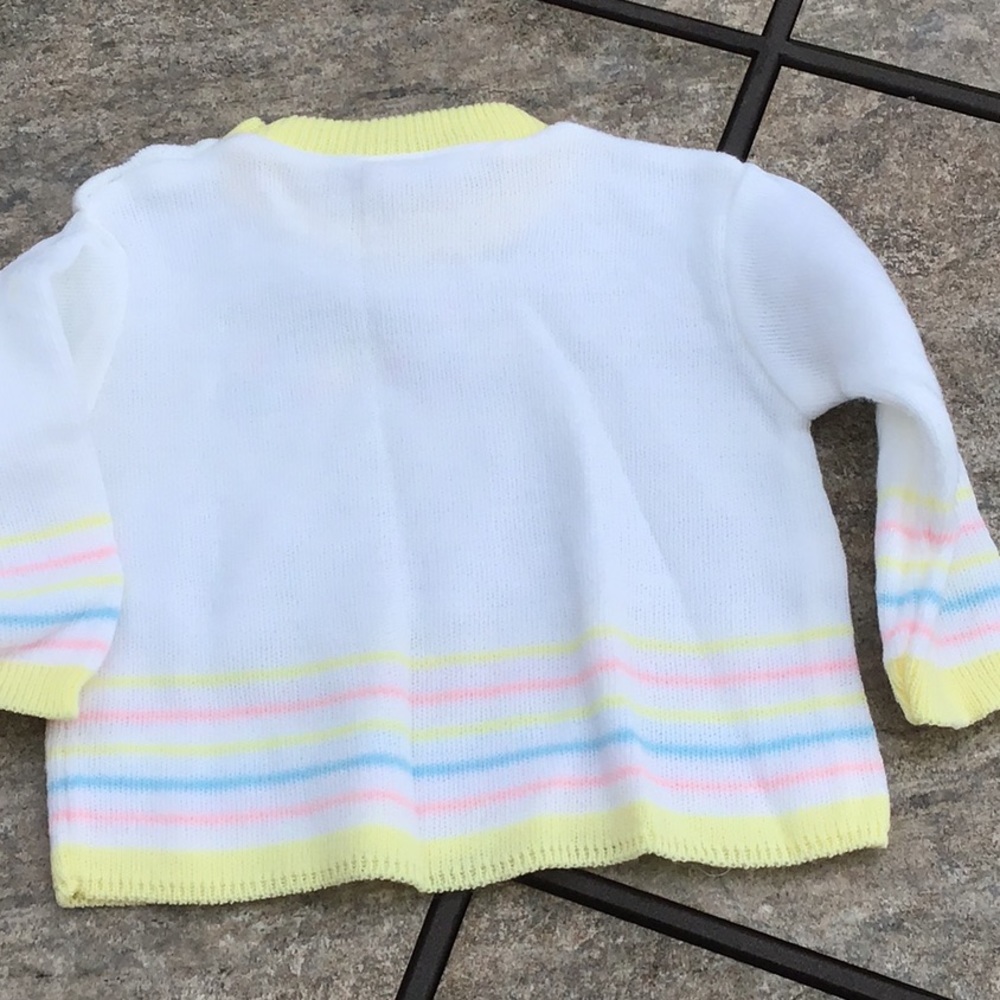 Vintage yellow white bird sweater - Picture 3 of 3